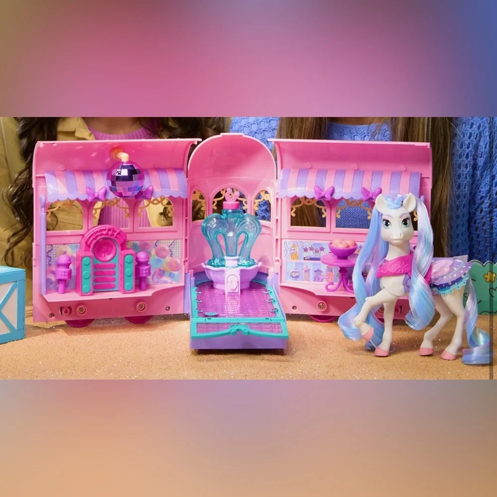 Wild Manes Horse Perla's Clubhouse Trailer Playset NEW